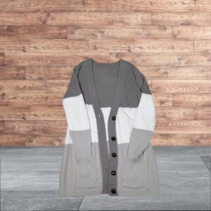 WOMENS BUTTON CARDIGAN MEDIUM